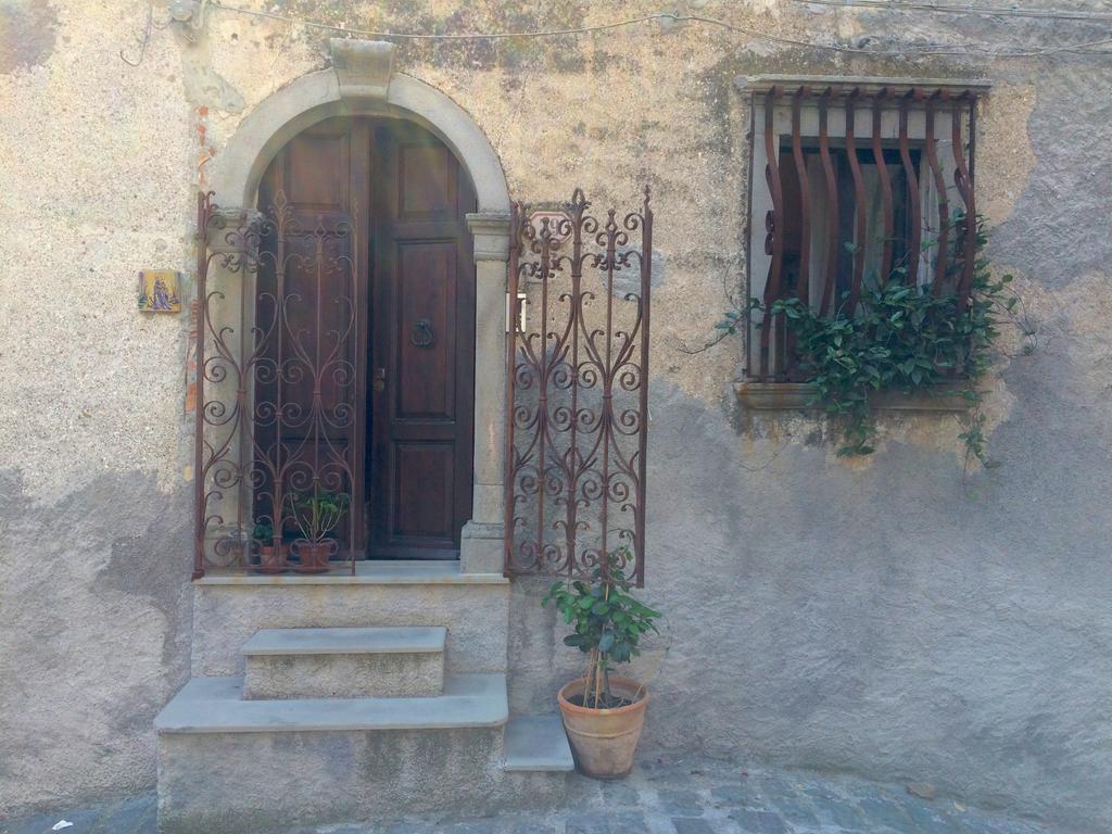 Apartamento Palazzo Cutrufelli Graniti Habitación foto