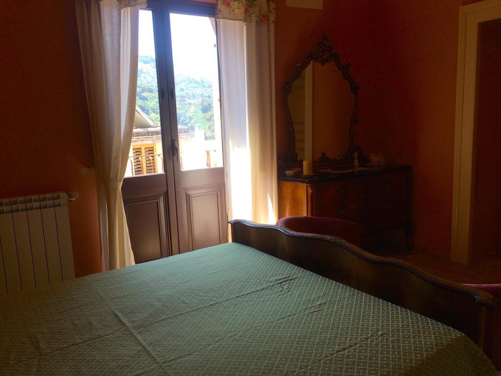 Apartamento Palazzo Cutrufelli Graniti Habitación foto